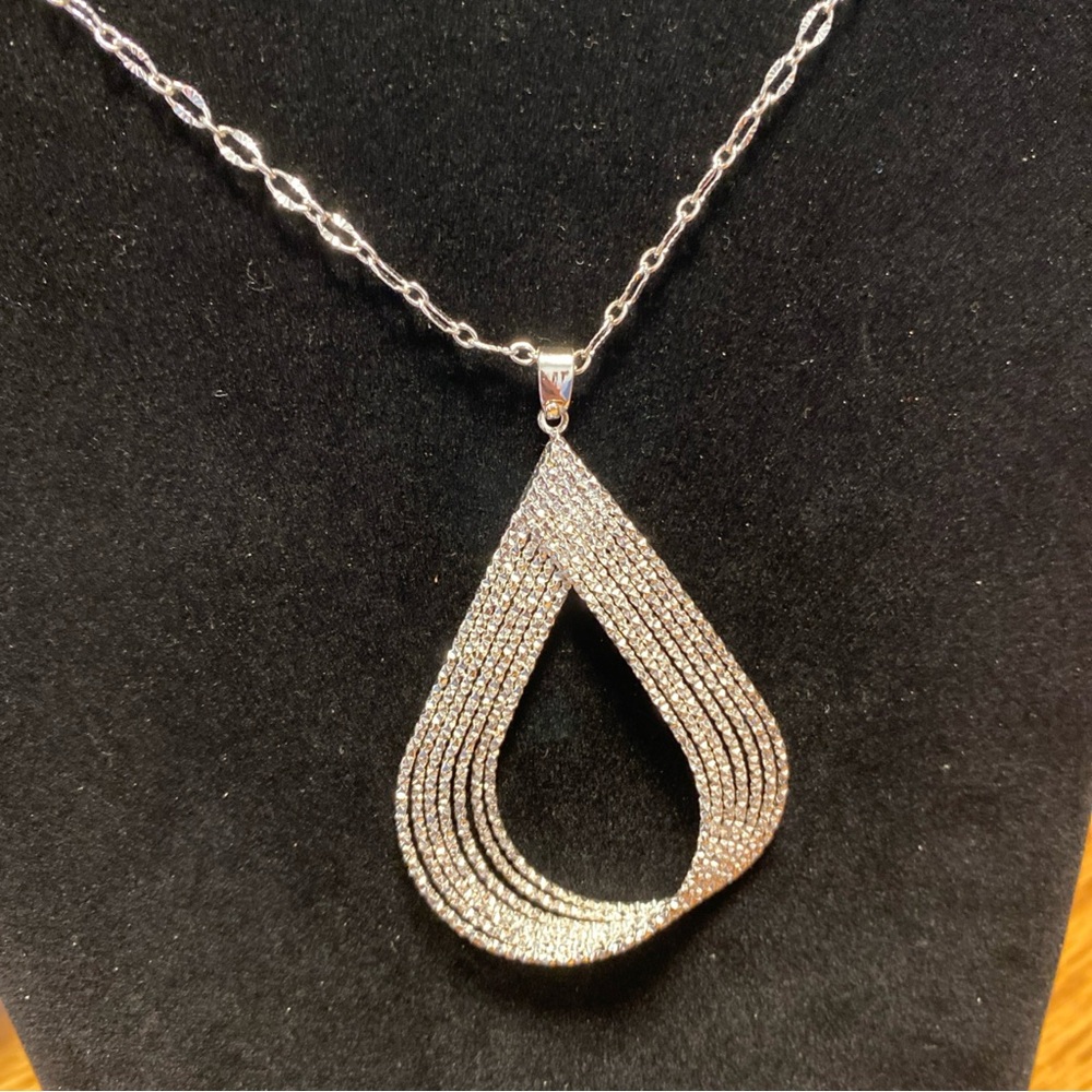 Elegant Adjustable Long Silver Necklace With Teardrop Pendant 30”-33”